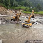 यात्रु र यातायात व्यवसायीलाई सास्ती अझै भएन सुचारु, मेची राजमार्गको वैकल्पिक मार्ग