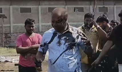 नदी प्रदूषण गरेको आरोपमा मोबिल उद्योगका लेखापालमाथि दुर्व्यवहार नदी प्रदूषण गरेको आरोपमा मोबिल उद्योगका लेखापालमाथि दुर्व्यवहार