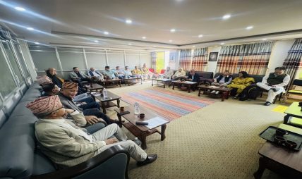 राप्रपाको केन्द्रीय कार्यसम्पादन समितिको बैठक पार्टी केन्द्रीय कार्यालयमा जारी, महामन्त्रीद्वयले गरे बहिष्कार